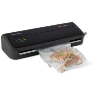 FoodSaver Vacuum Sealer in Black